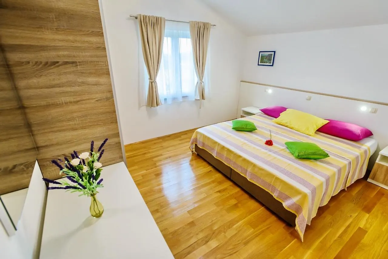 Apartmani Nena Zadar 0*,