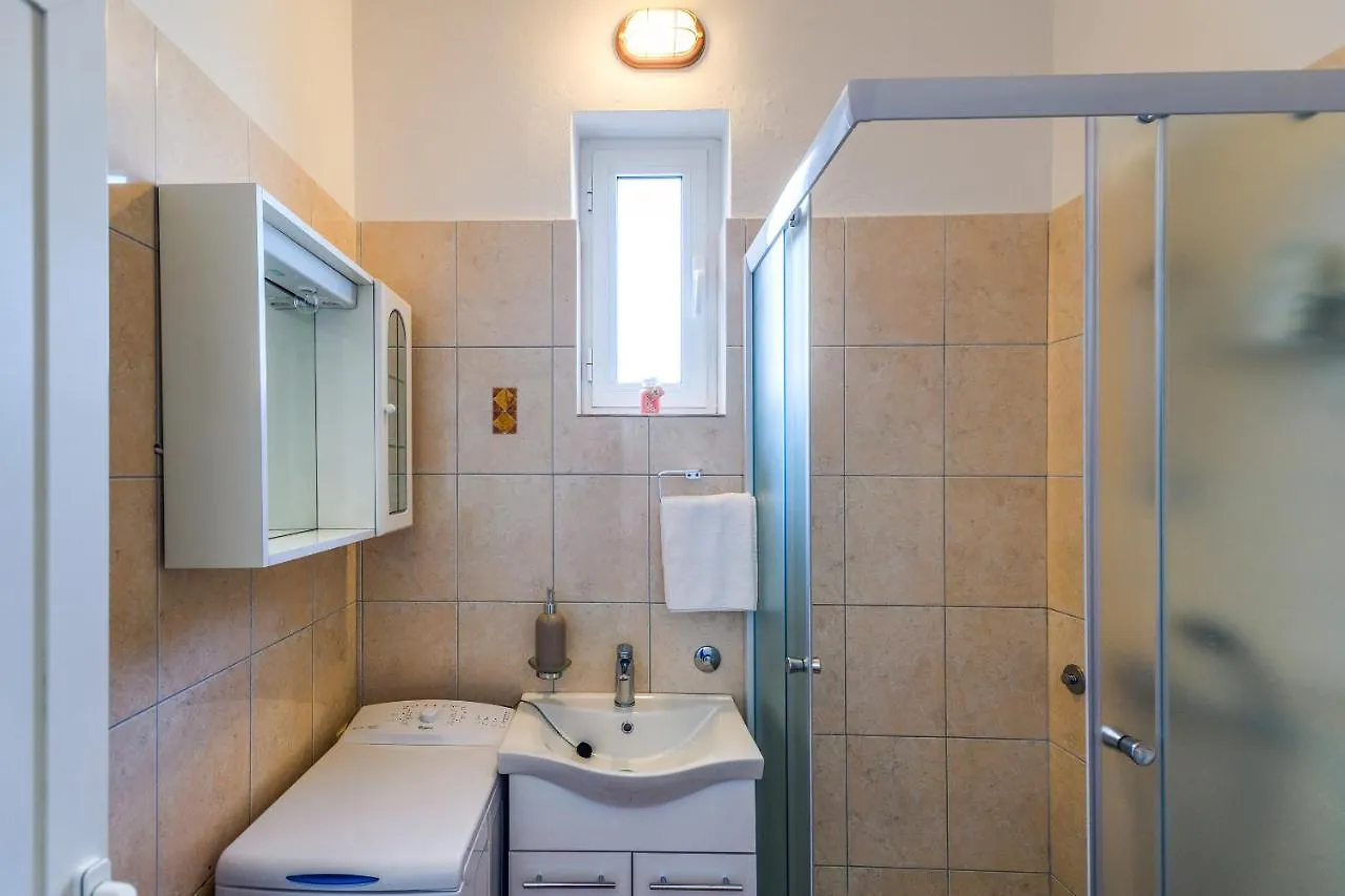 Apartmani Nena Zadar 0*,  Croatia