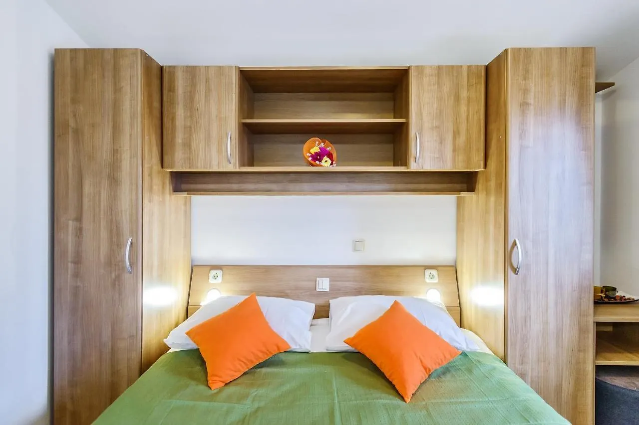 Guest house Apartmani Nena Zadar